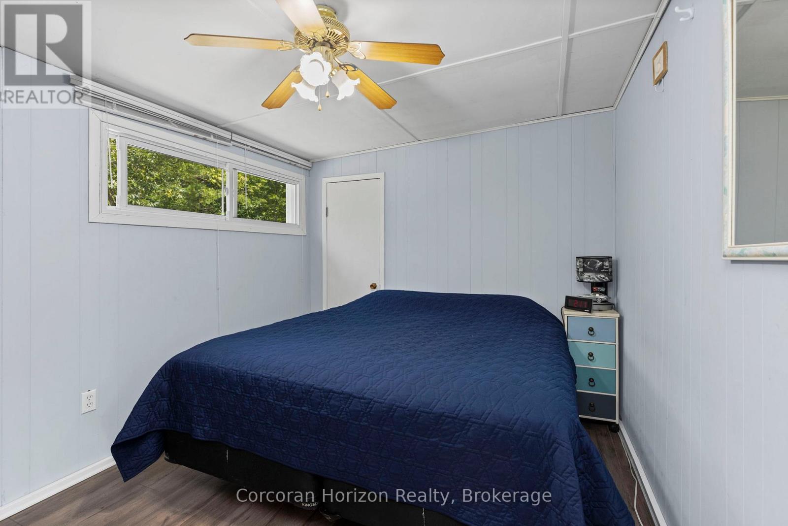 68 Wolverine Beach Rd, Georgian Bay (Baxter), ON - Indoor Photo Showing Bedroom