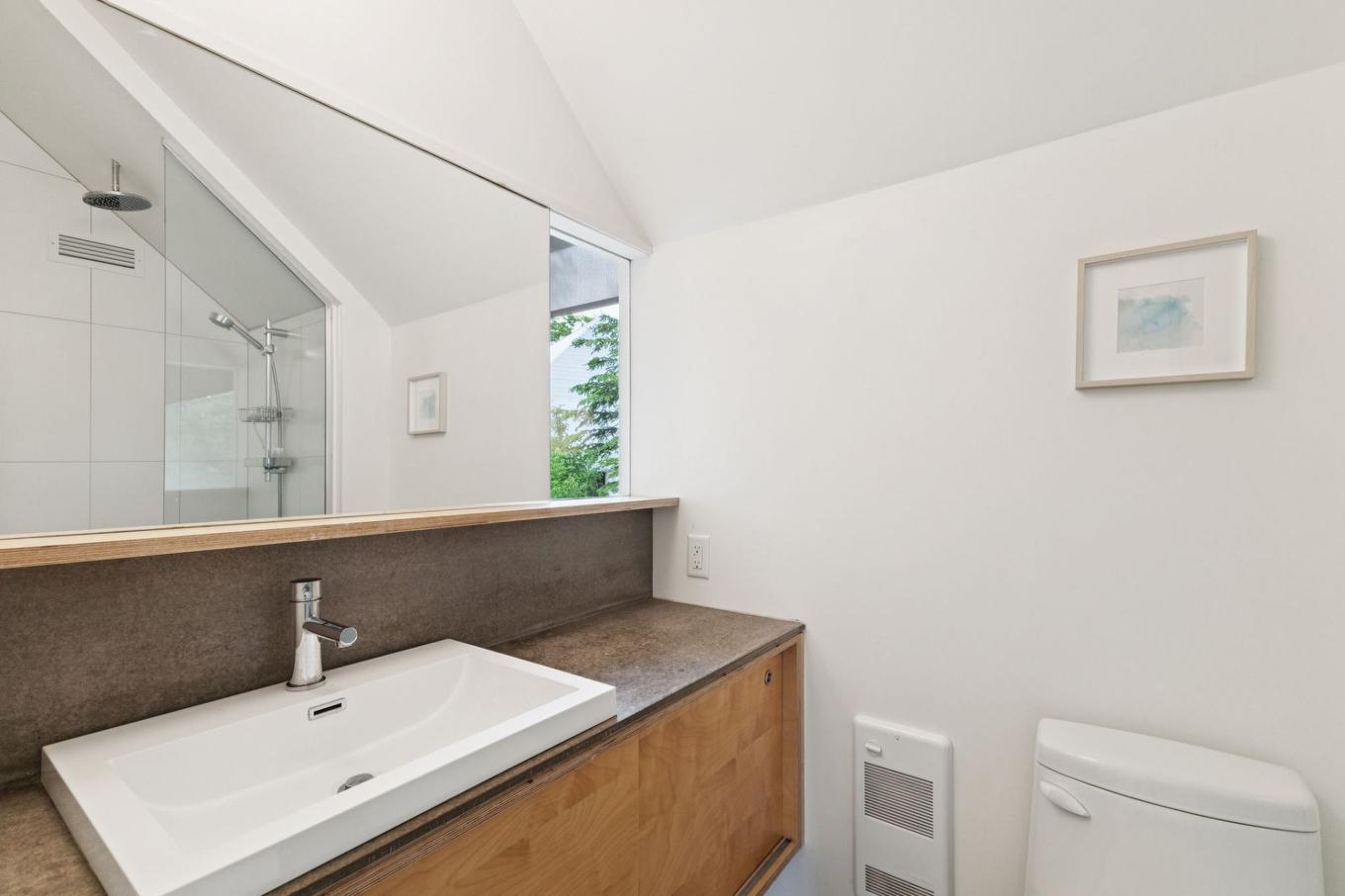 Bathroom - 13-93 Ch. De La Trinité, Lac-Supérieur, QC - Indoor Photo Showing Bathroom