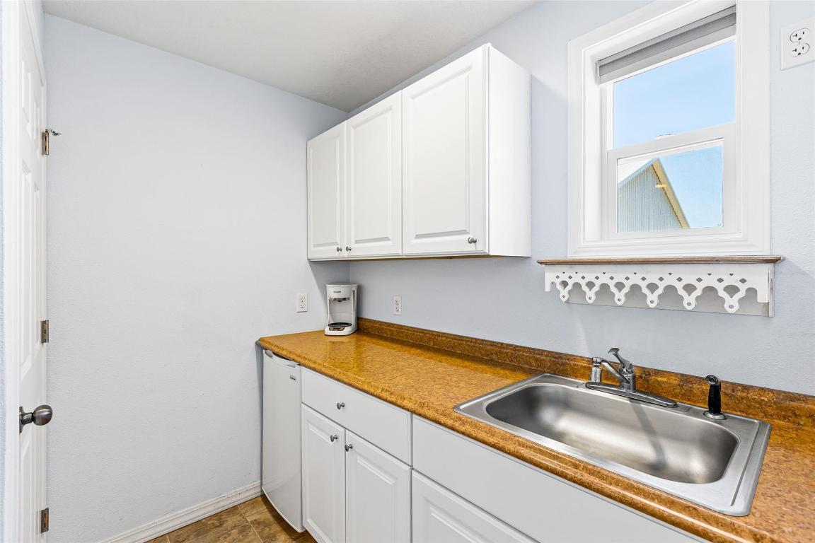 16-1993A Airport Road, Creston, BC