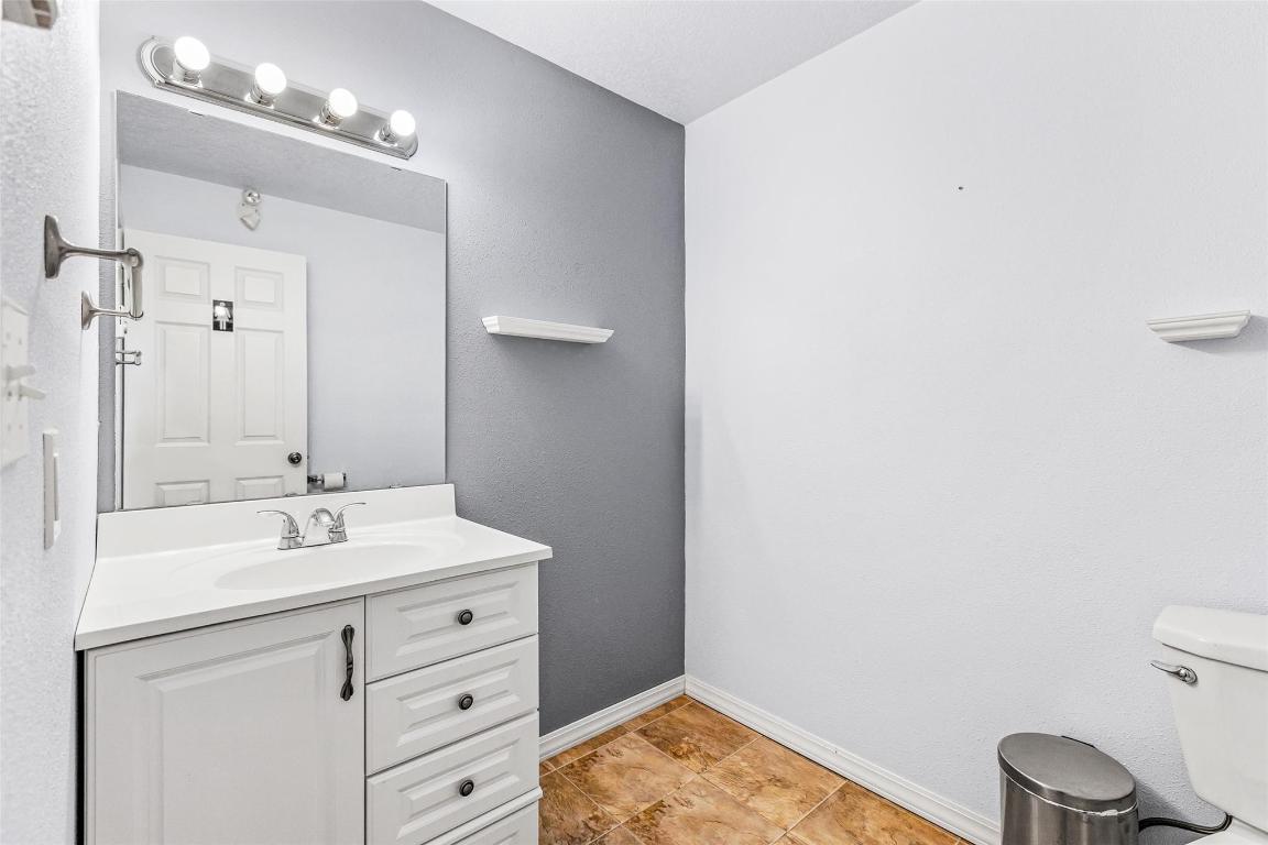 16-1993A Airport Road, Creston, BC