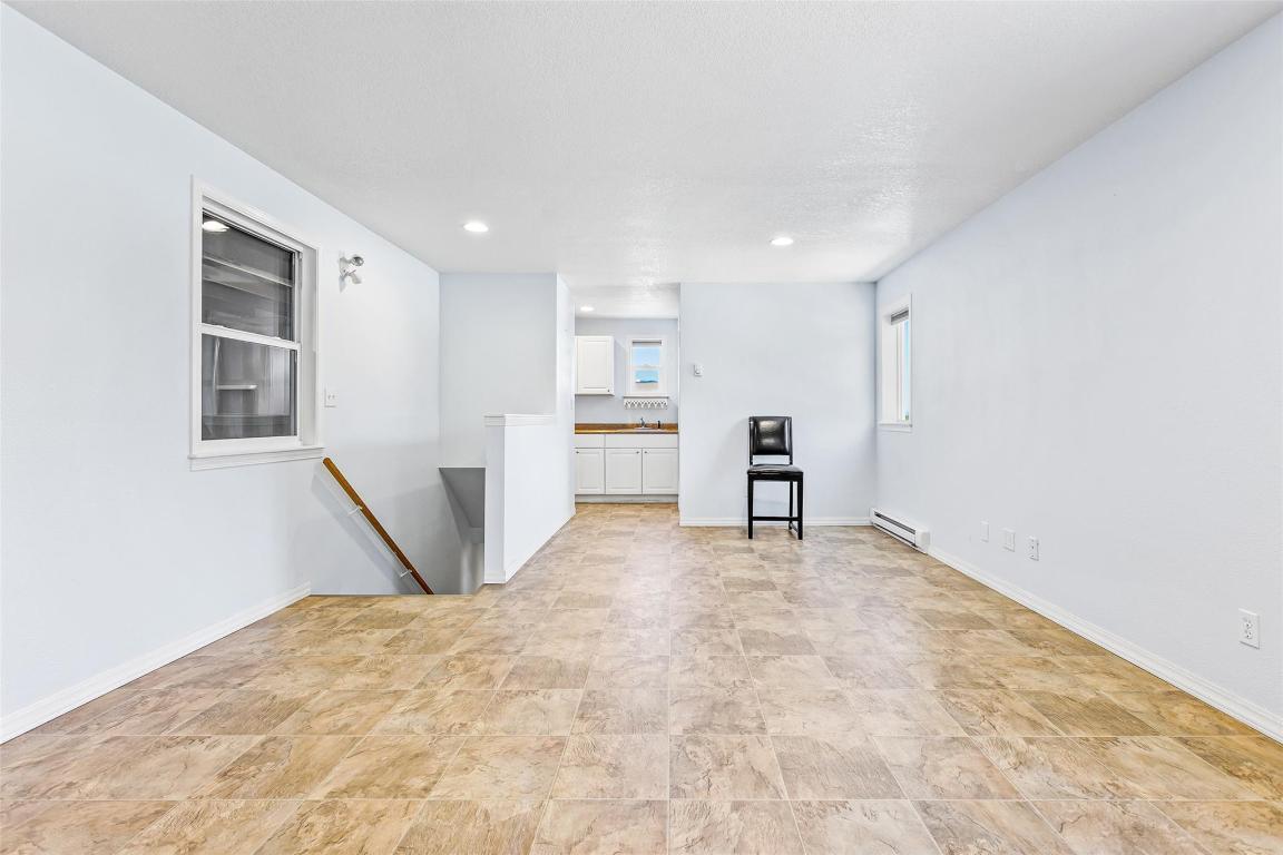 16-1993A Airport Road, Creston, BC