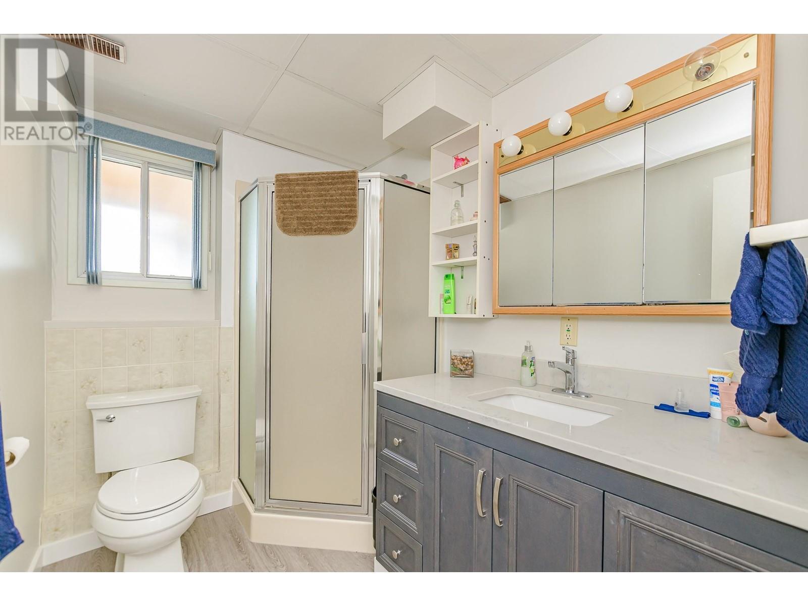 6601 97A Highway, Enderby, BC - Indoor Photo Showing Bathroom