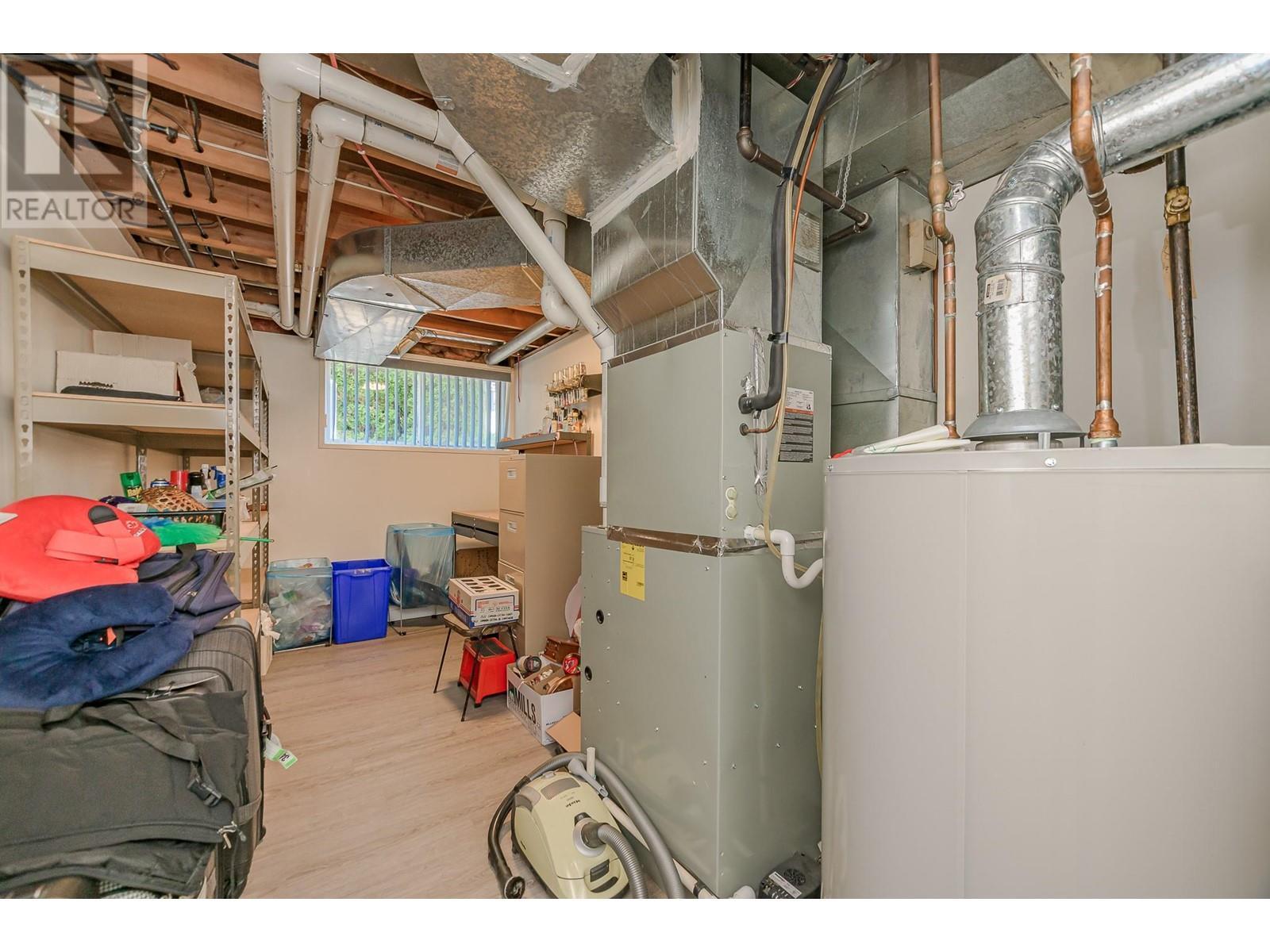 6601 97A Highway, Enderby, BC - Indoor Photo Showing Basement