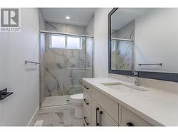Main Bathroom -