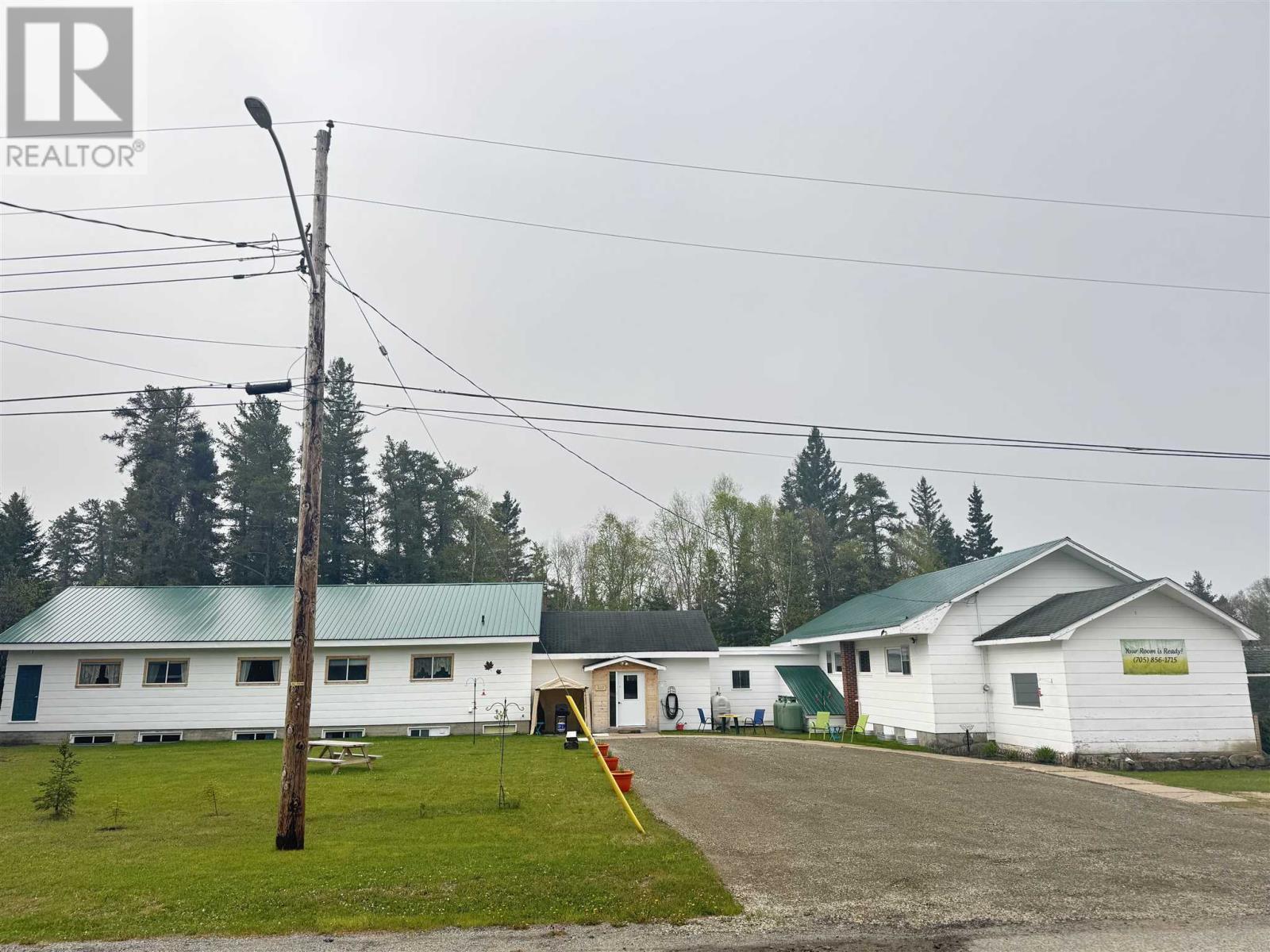 323 Hardy Ave, Wawa, ON - Outdoor