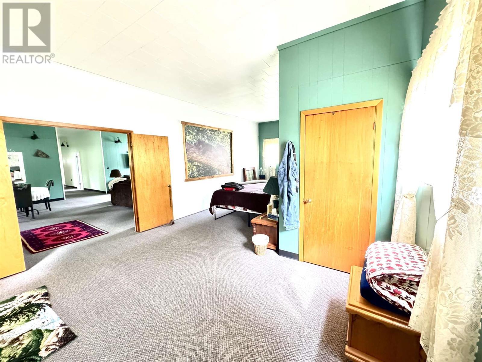 323 Hardy Ave, Wawa, ON - Indoor