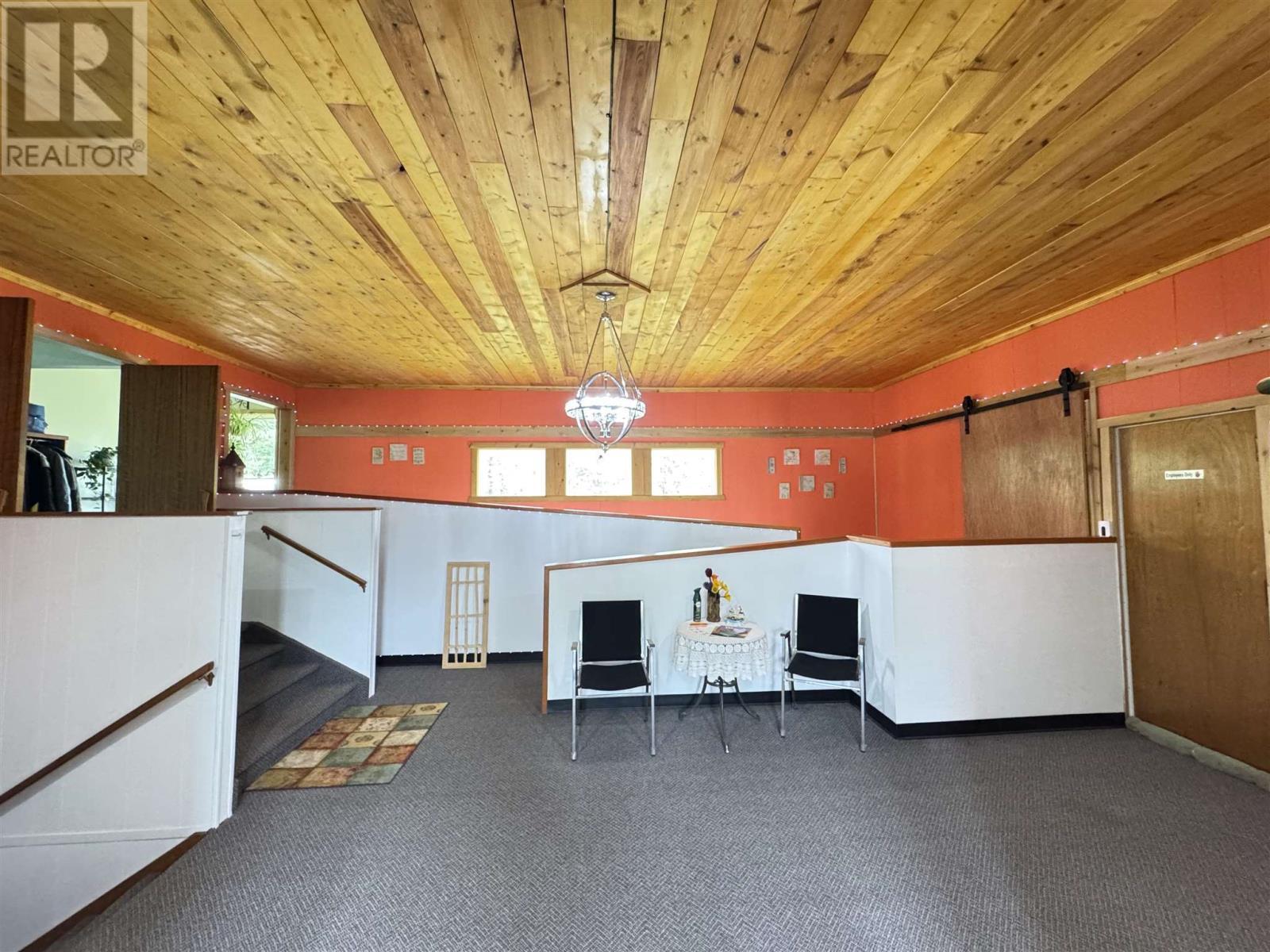 323 Hardy Ave, Wawa, ON - Indoor Photo Showing Other Room