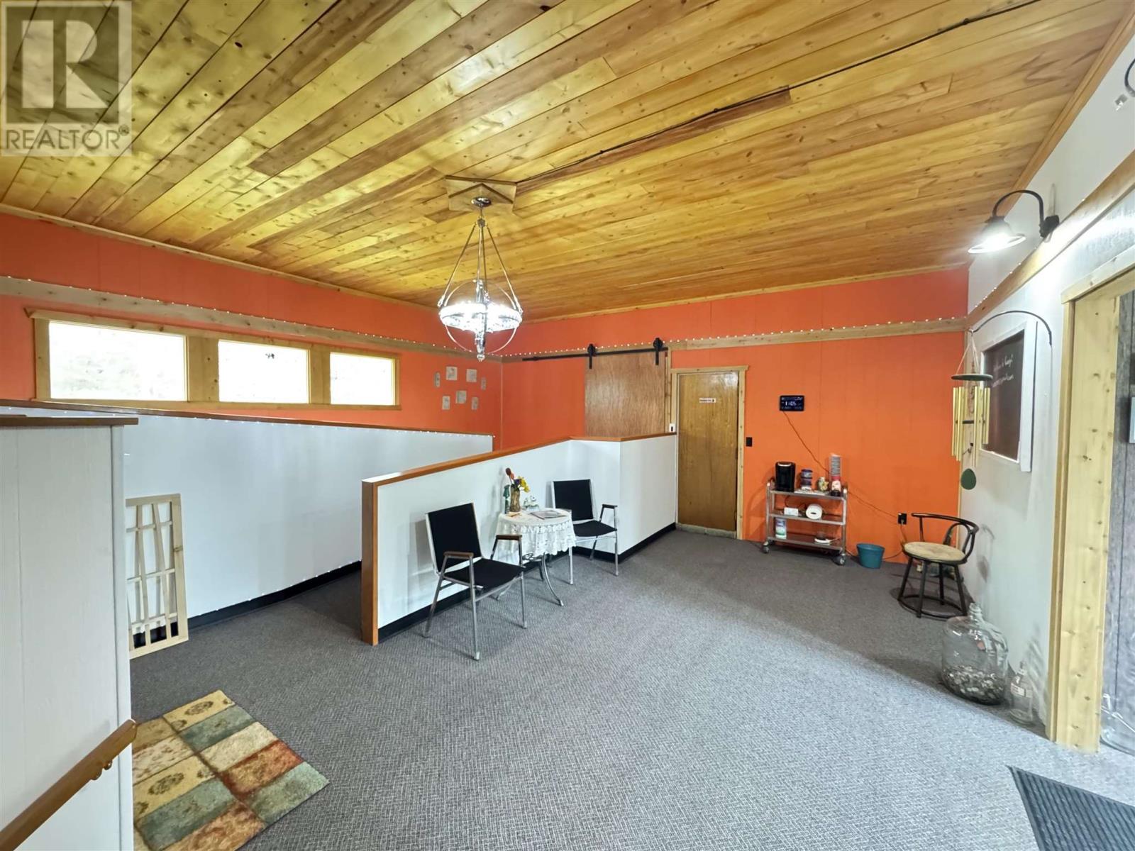 323 Hardy Ave, Wawa, ON - Indoor Photo Showing Other Room