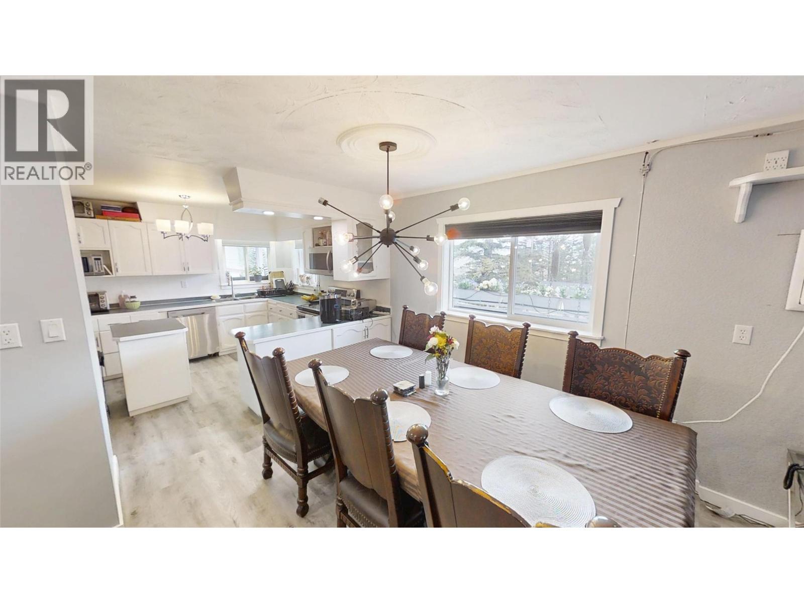 Dining owners house - 5000 Highway 93 Highway, Radium Hot Springs, BC