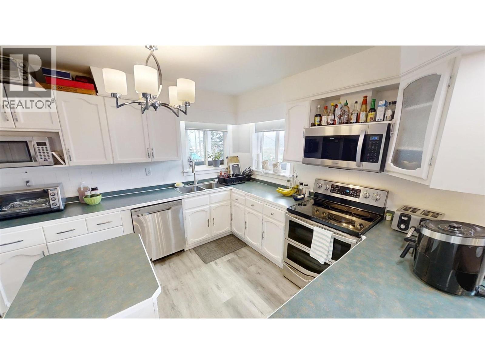 Kitchen owners house - 5000 Highway 93 Highway, Radium Hot Springs, BC