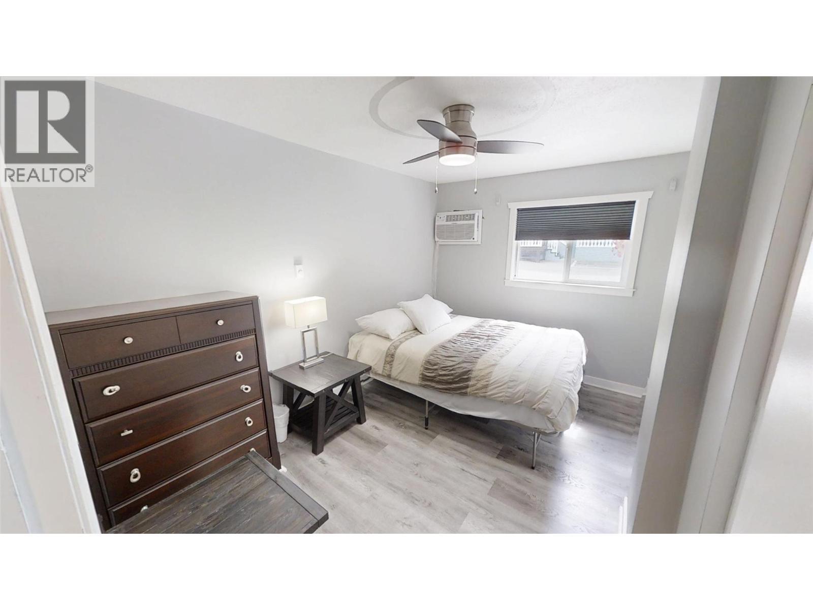 Bedroom owners house - 5000 Highway 93 Highway, Radium Hot Springs, BC