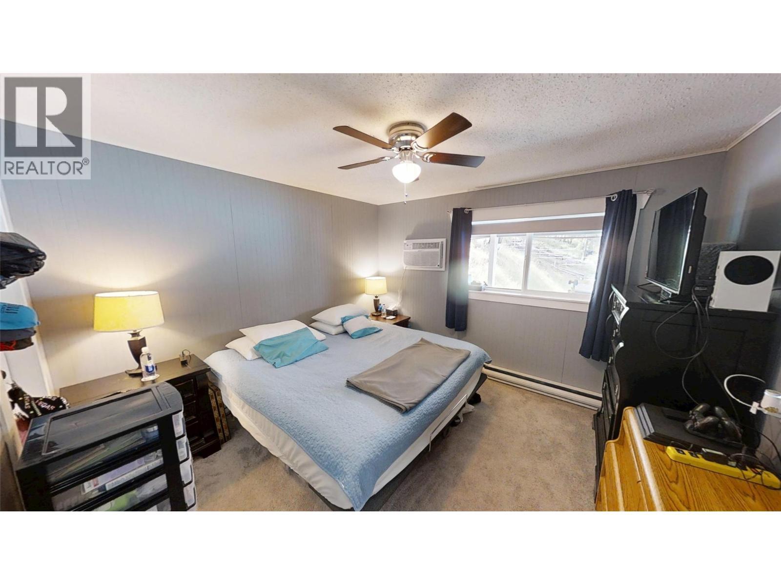 Master bedroom owners house - 5000 Highway 93 Highway, Radium Hot Springs, BC