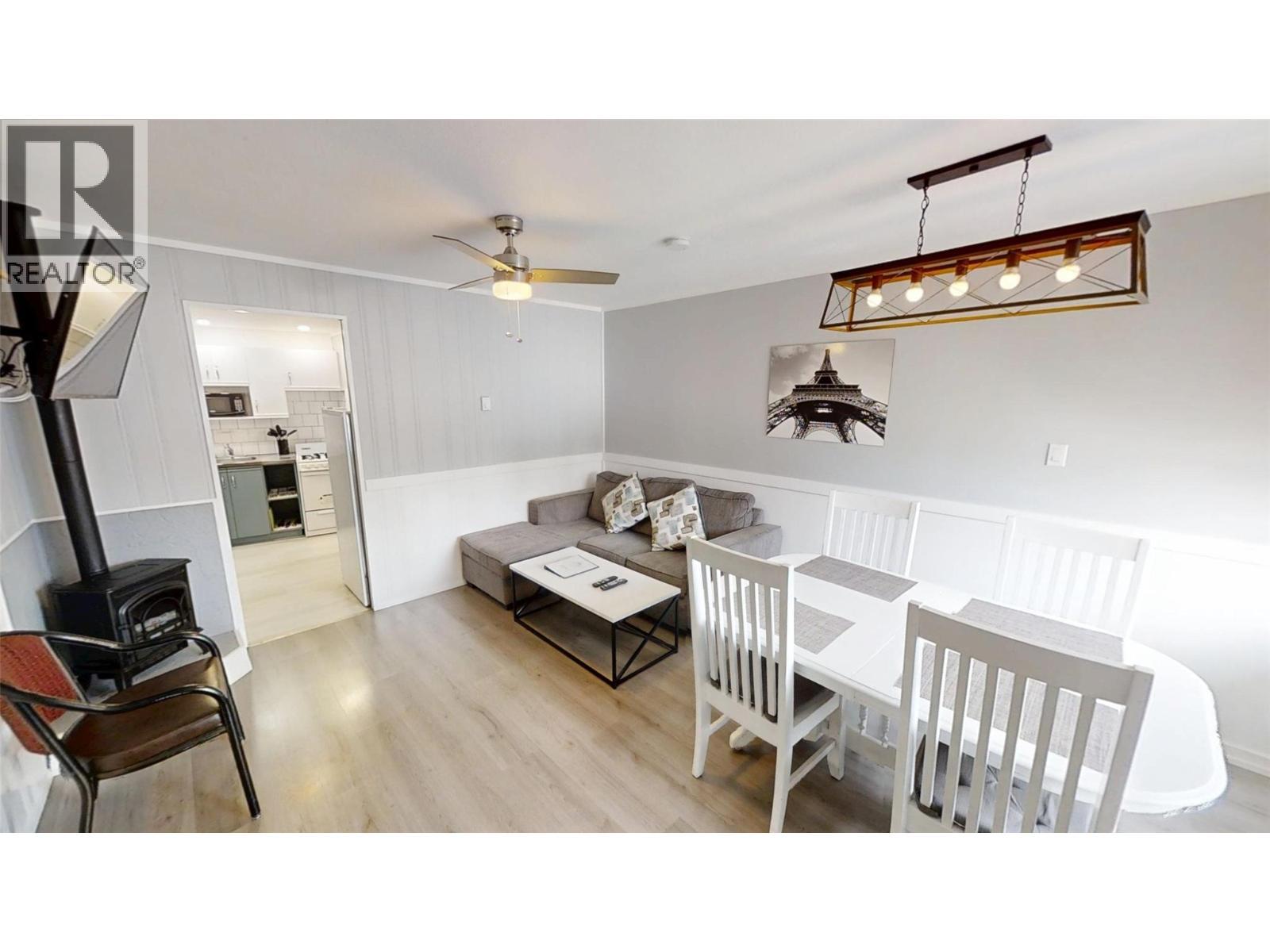 Suite Typical - 5000 Highway 93 Highway, Radium Hot Springs, BC