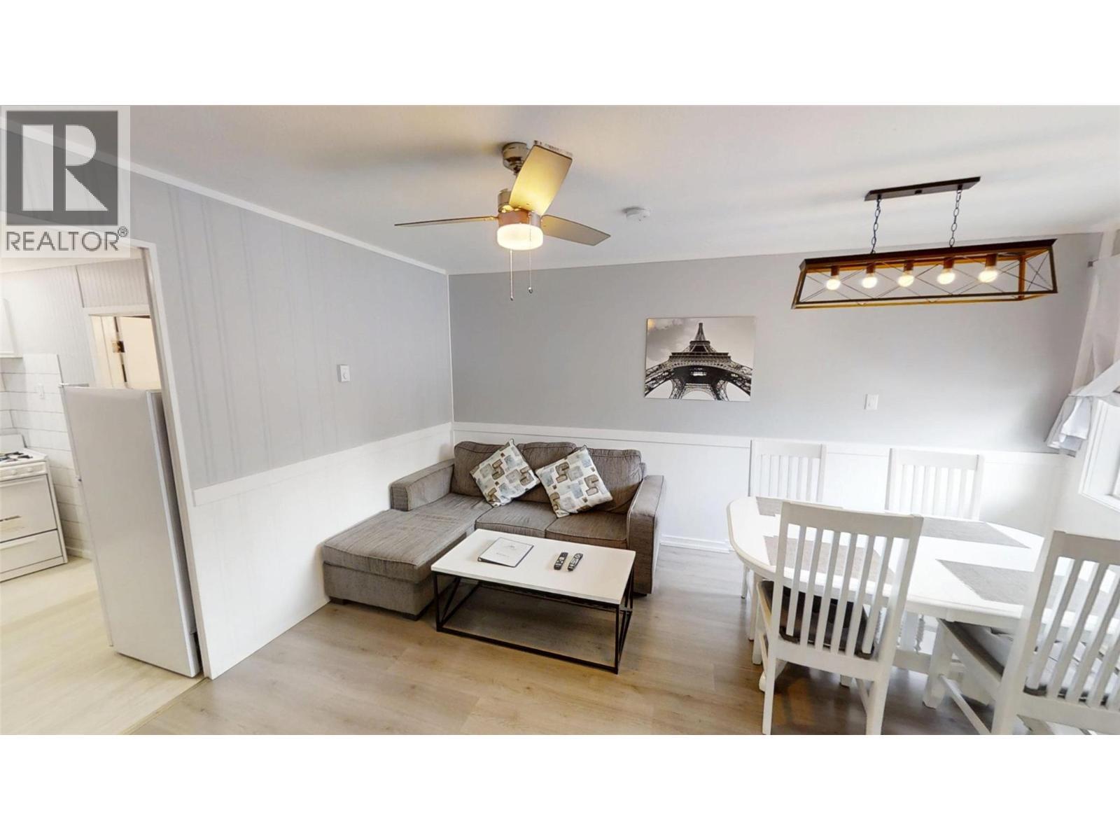 Suite Typical - 5000 Highway 93 Highway, Radium Hot Springs, BC