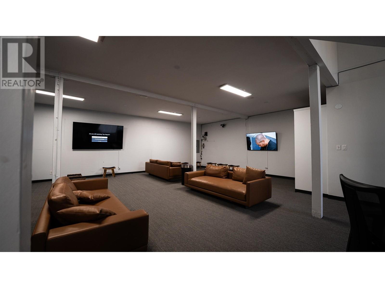 1,2,3 2900 Smith Street, Richmond, BC