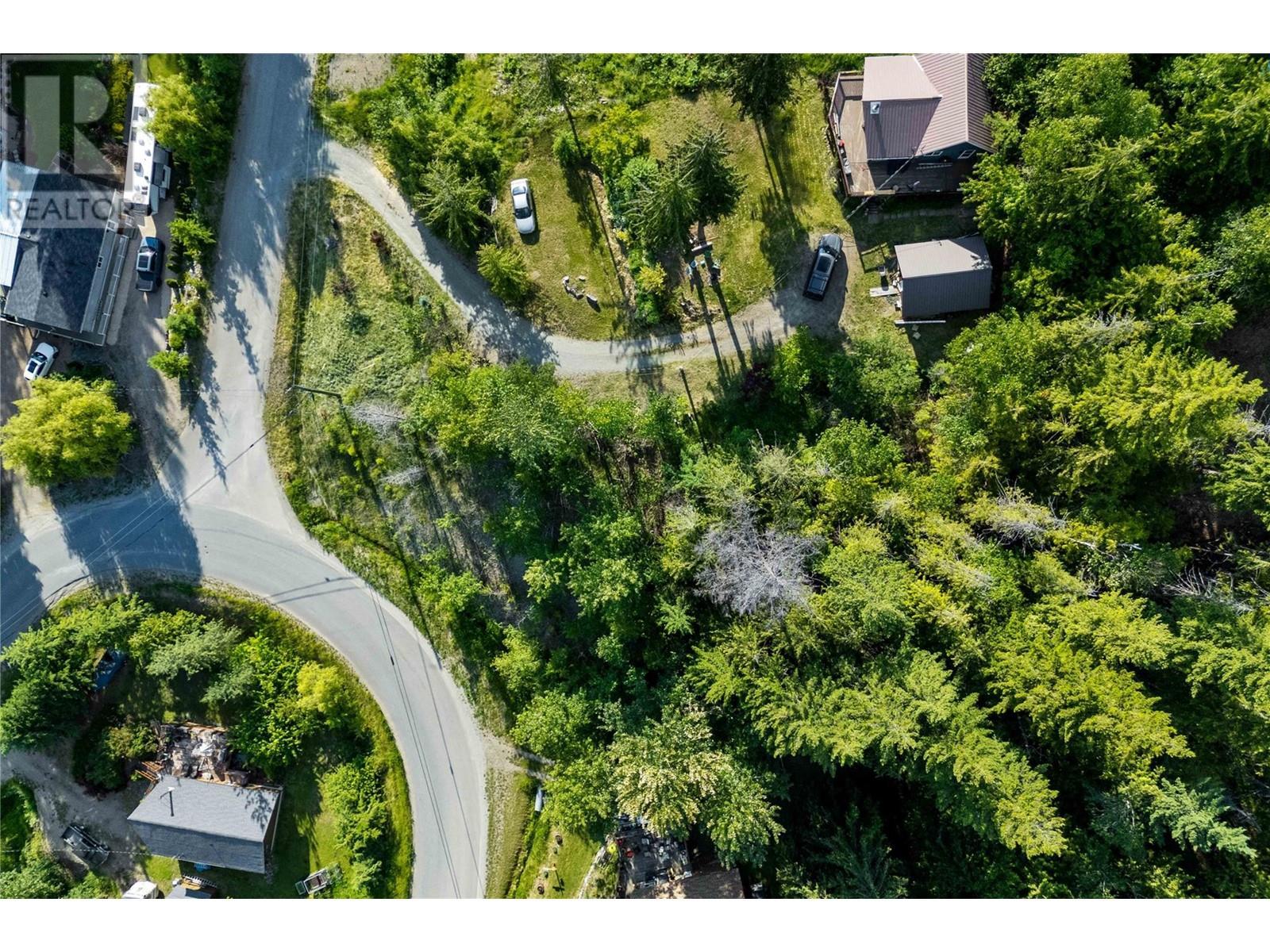 7227 Estate Drive, Anglemont, BC