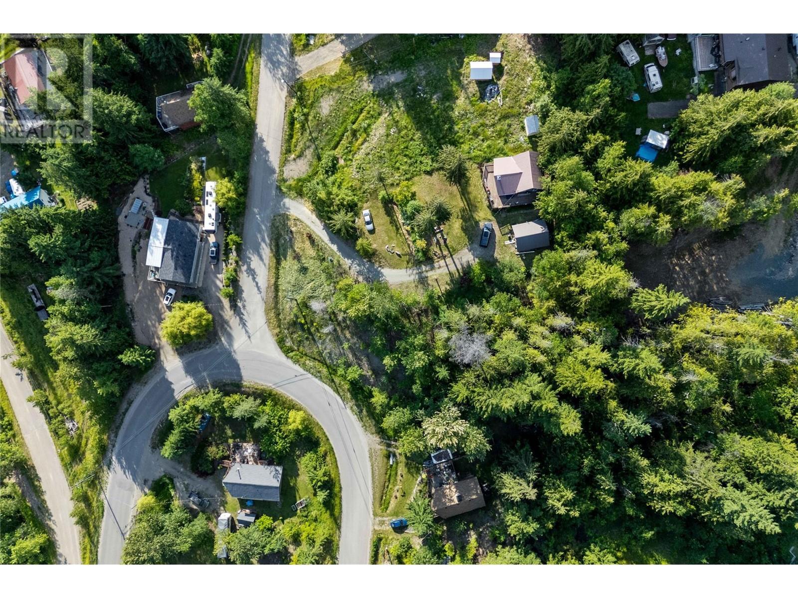 7227 Estate Drive, Anglemont, BC