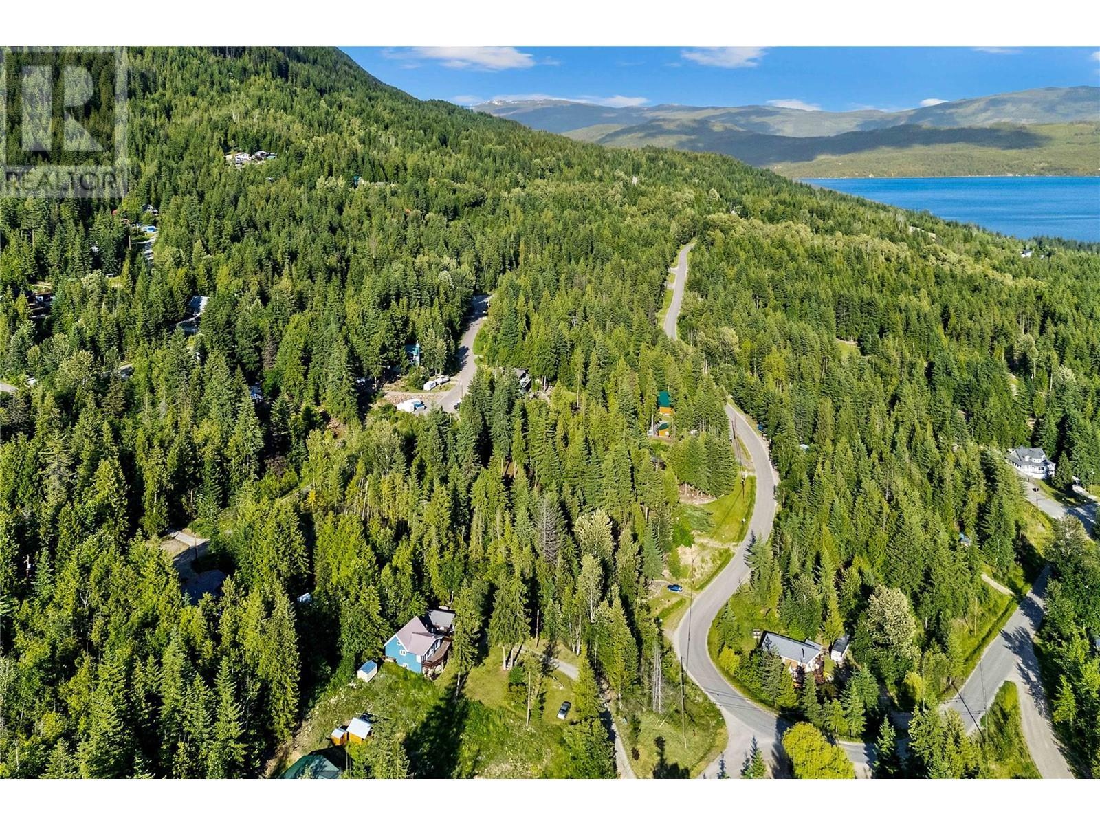 7227 Estate Drive, Anglemont, BC