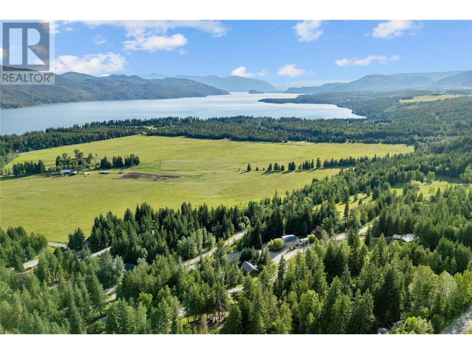7227 Estate Drive, Anglemont, BC