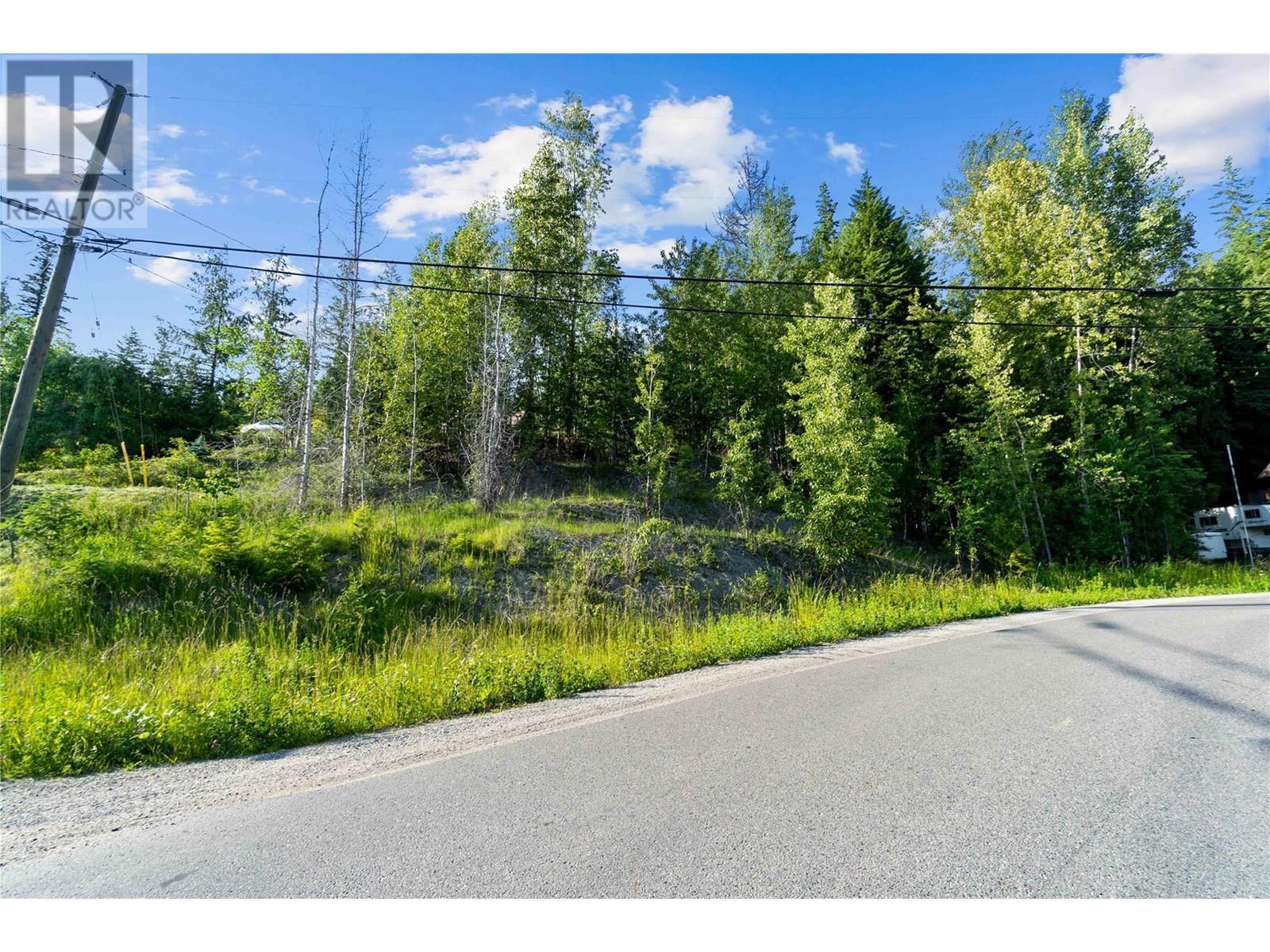 7227 Estate Drive, Anglemont, BC