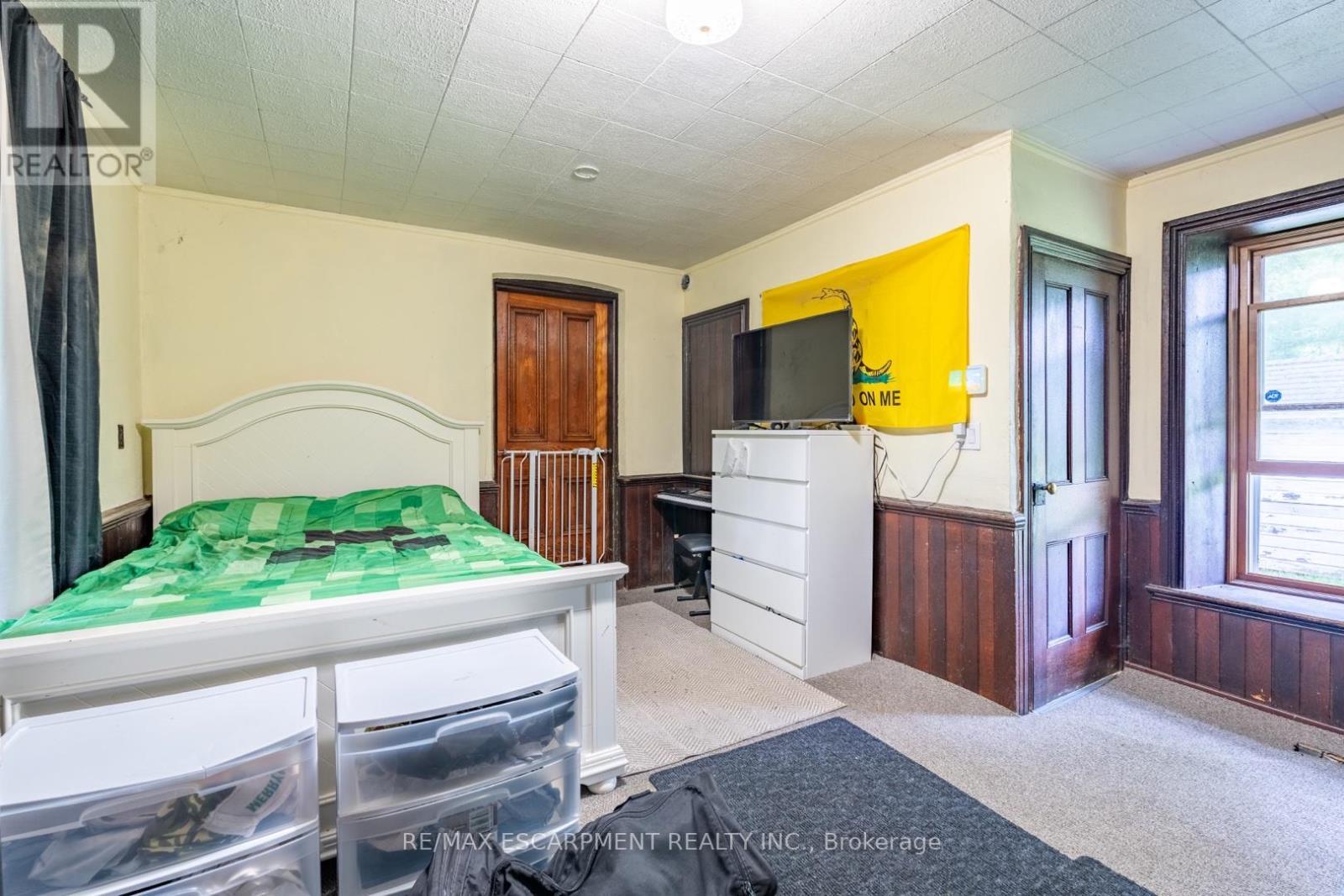 1172 8Th Concession Road W, Hamilton, ON - Indoor Photo Showing Bedroom