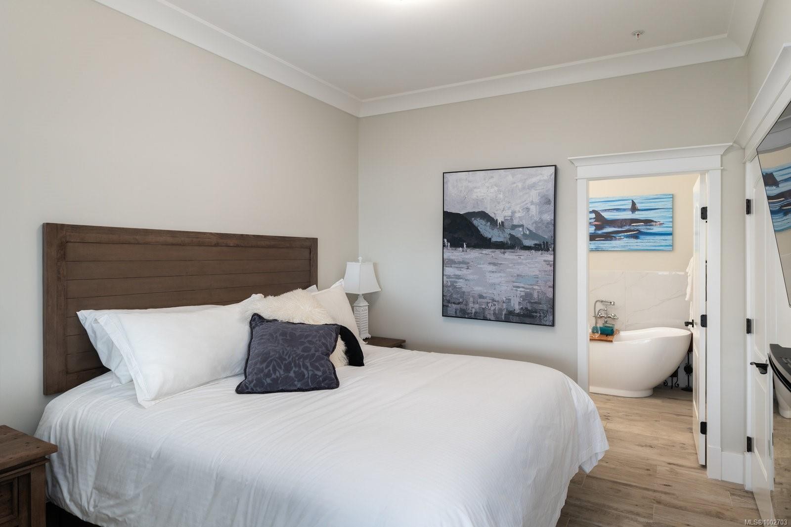 6B-1000 Sookepoint Pl, Sooke, BC - Indoor Photo Showing Bedroom