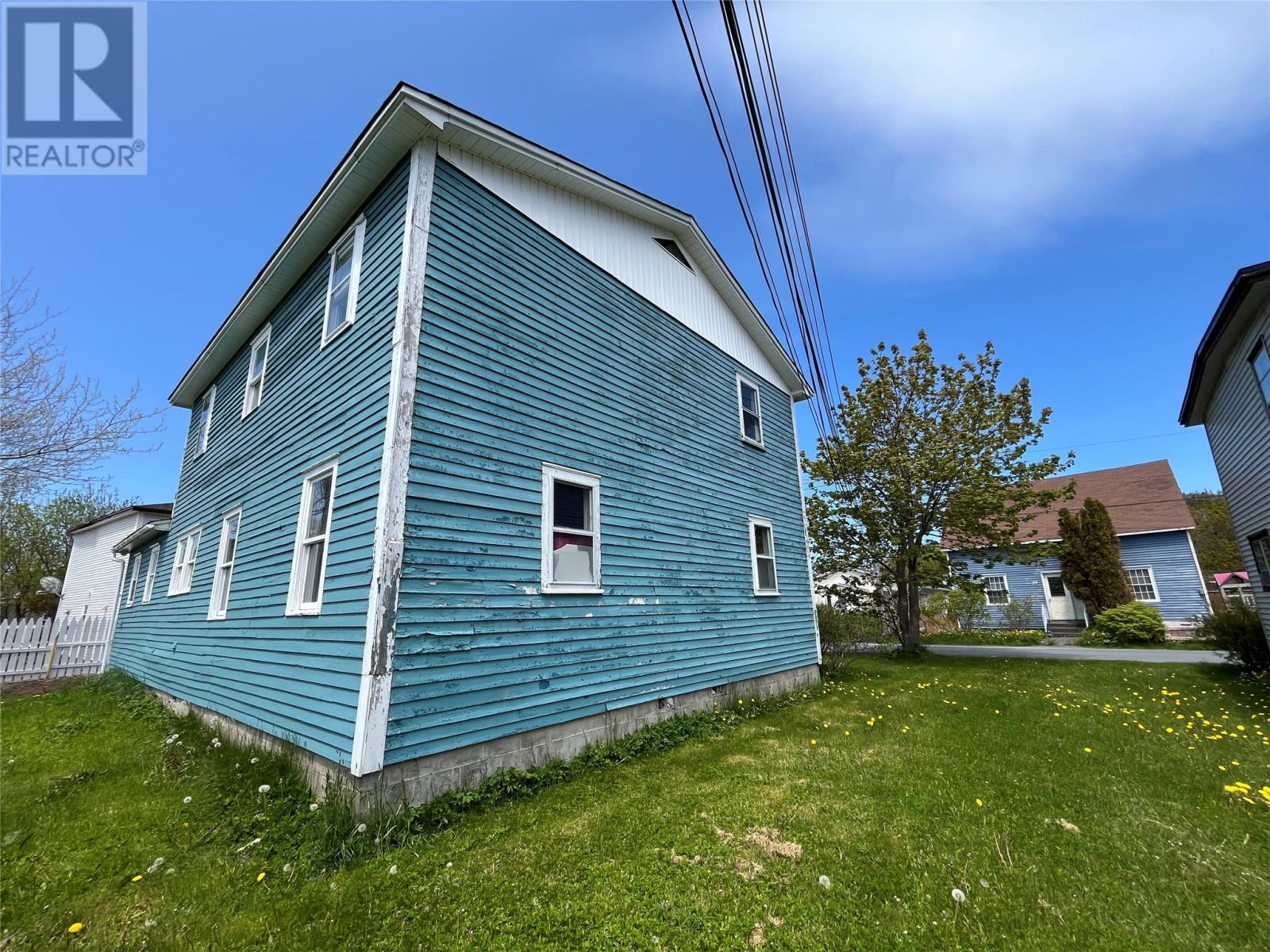 32 O'Reilly Street, Placentia, NL - Outdoor
