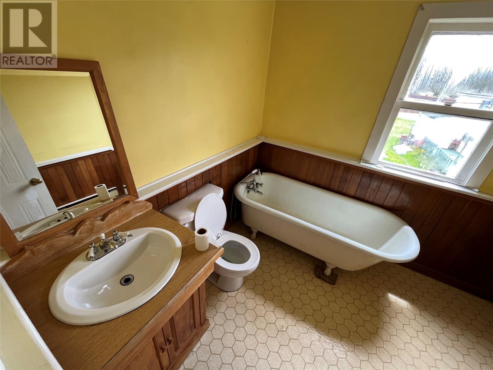 32 O'Reilly Street, Placentia, NL - Indoor Photo Showing Bathroom