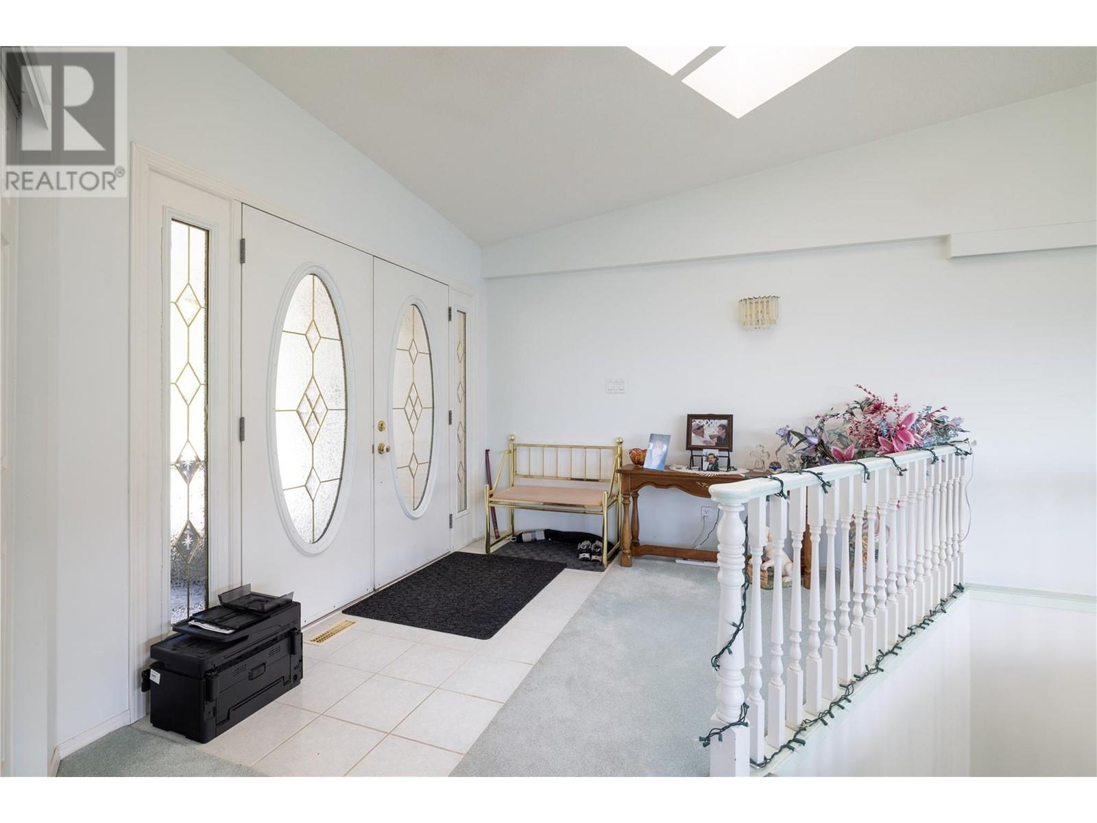 8827 Michael Drive, Coldstream, BC - Indoor Photo Showing Other Room