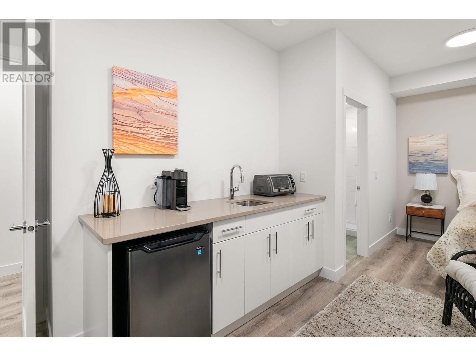 Similar Too - 610 Academy Way Unit# 117, Kelowna, BC - Indoor