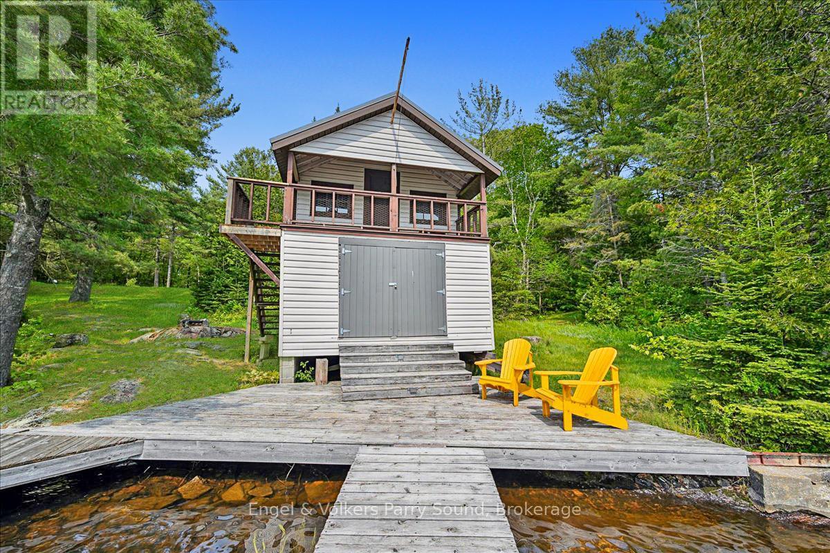 53 Birdwood Lane, Mcdougall, ON - Outdoor With Deck Patio Veranda