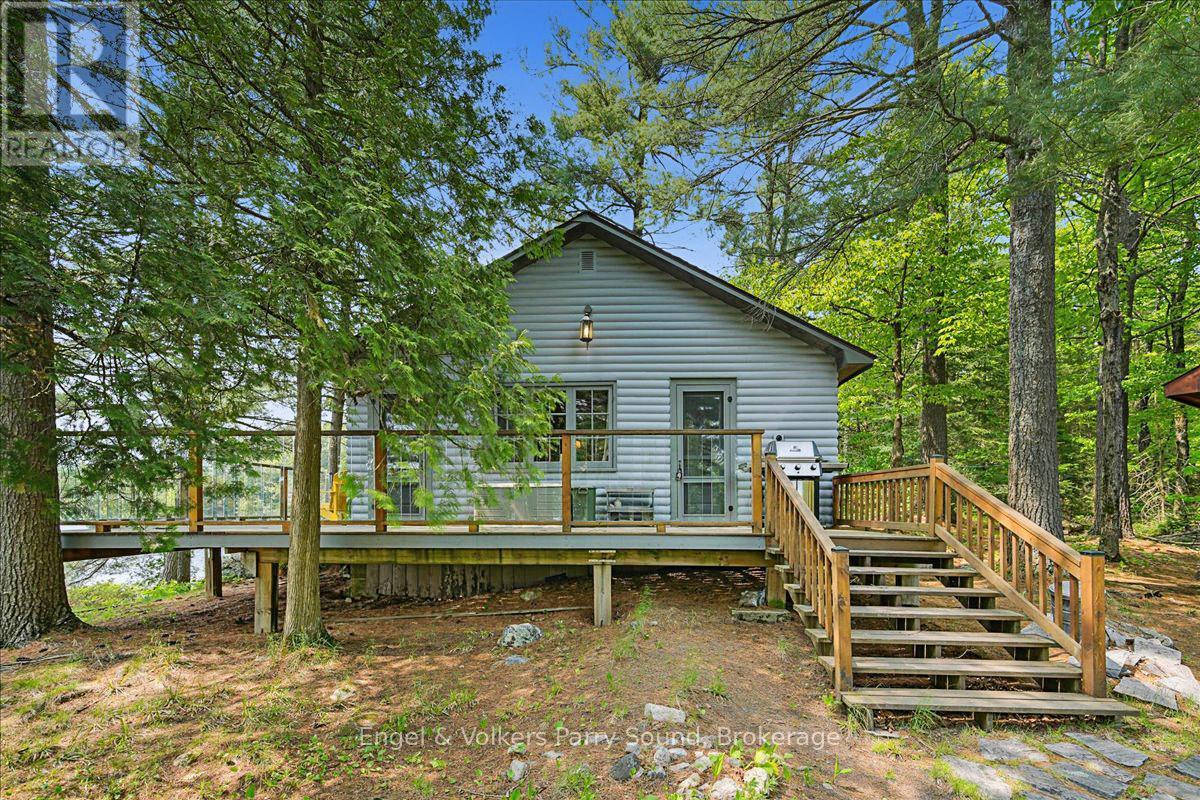 53 Birdwood Lane, Mcdougall, ON - Outdoor With Deck Patio Veranda