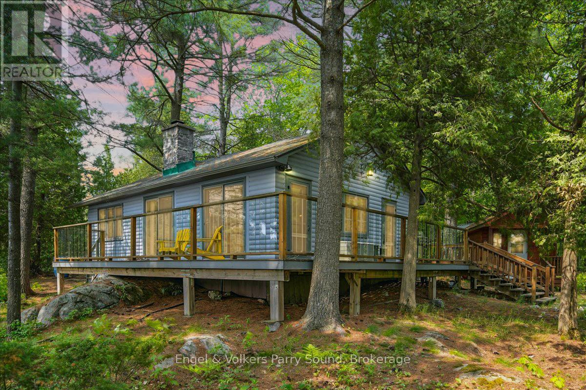 53 Birdwood Lane, Mcdougall, ON - Outdoor With Deck Patio Veranda