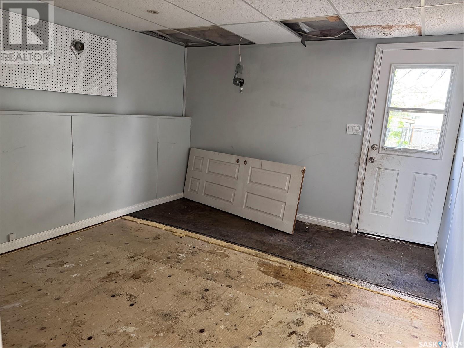 925 Isabelle Street, Estevan, SK - Indoor