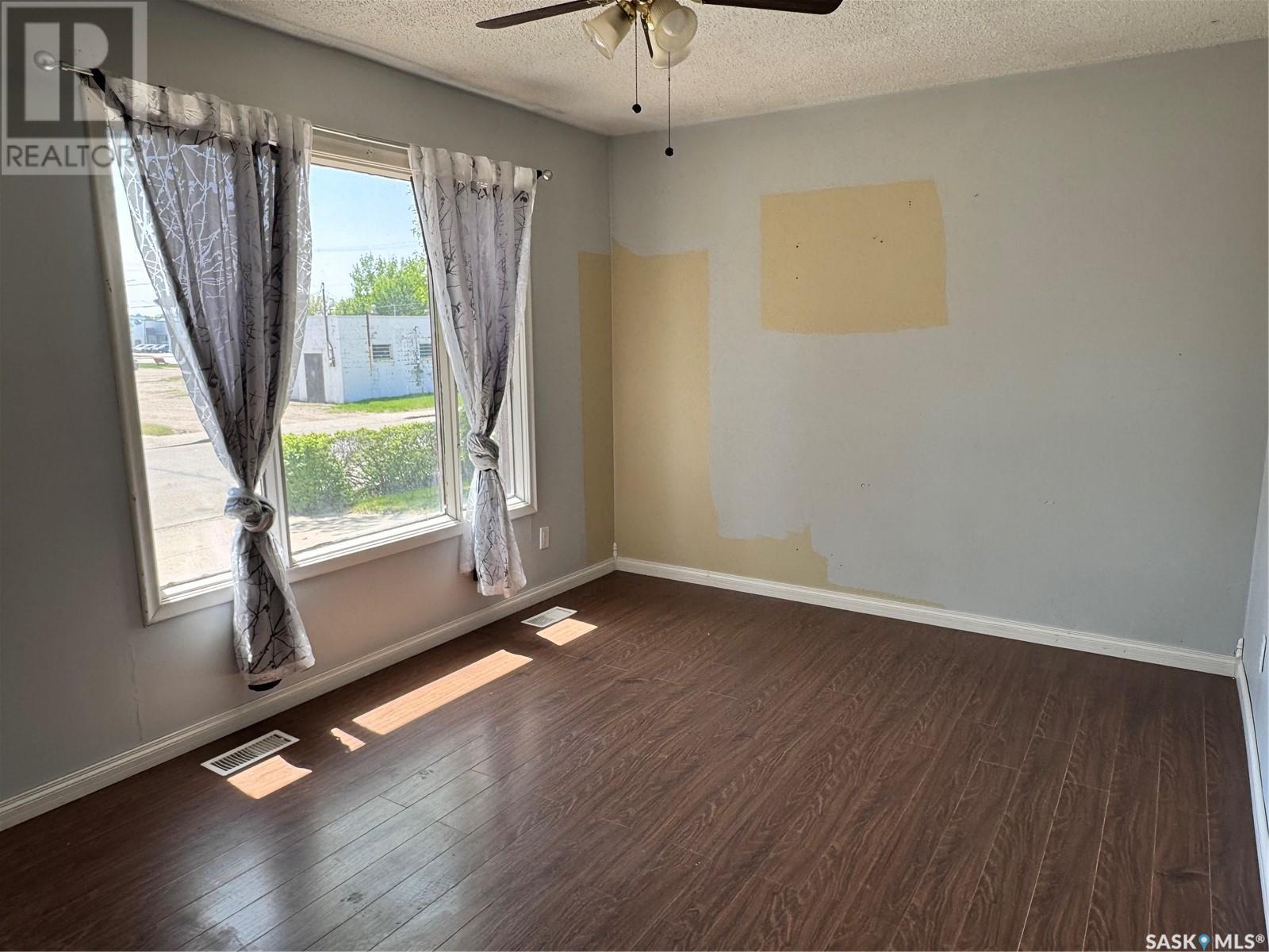 925 Isabelle Street, Estevan, SK - Indoor Photo Showing Other Room