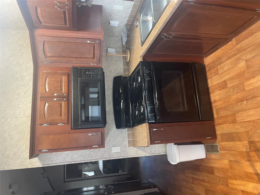 19-2633 Squilax Anglemont Road, Lee Creek, BC