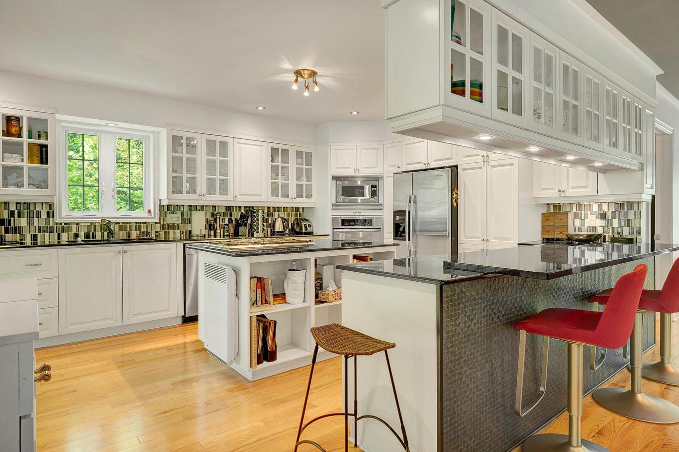 Kitchen - 33 Rue Du Canard, Sainte-Marguerite-Du-Lac-Masson, QC - Indoor Photo Showing Kitchen