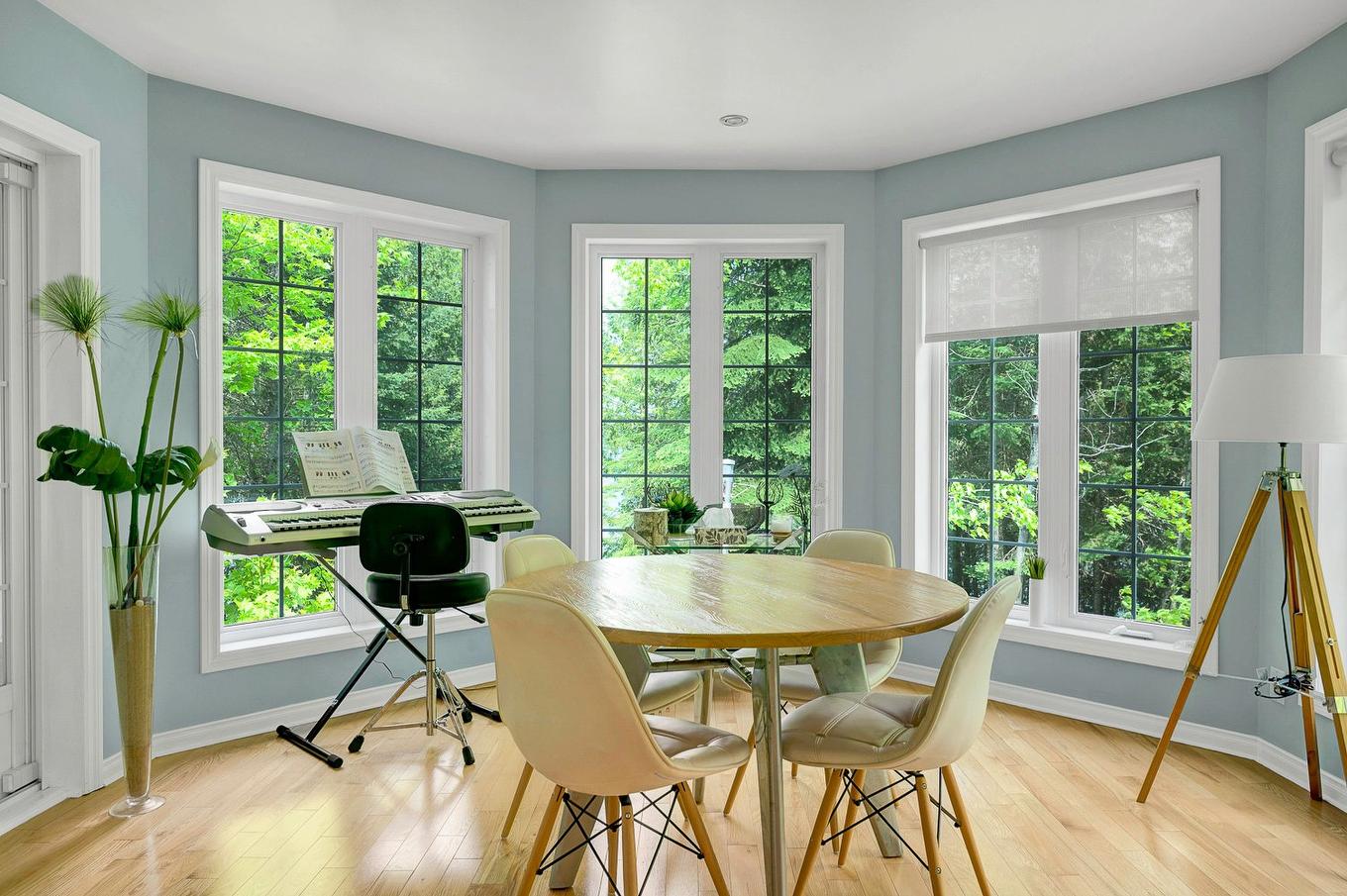 Dinette - 33 Rue Du Canard, Sainte-Marguerite-Du-Lac-Masson, QC - Indoor Photo Showing Dining Room