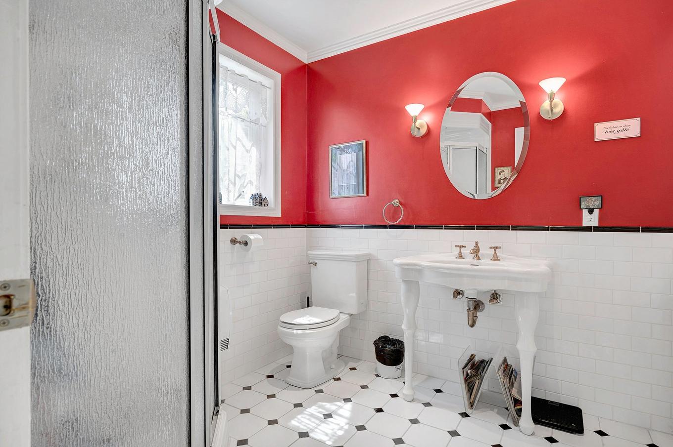 Bathroom - 33 Rue Du Canard, Sainte-Marguerite-Du-Lac-Masson, QC - Indoor Photo Showing Bathroom