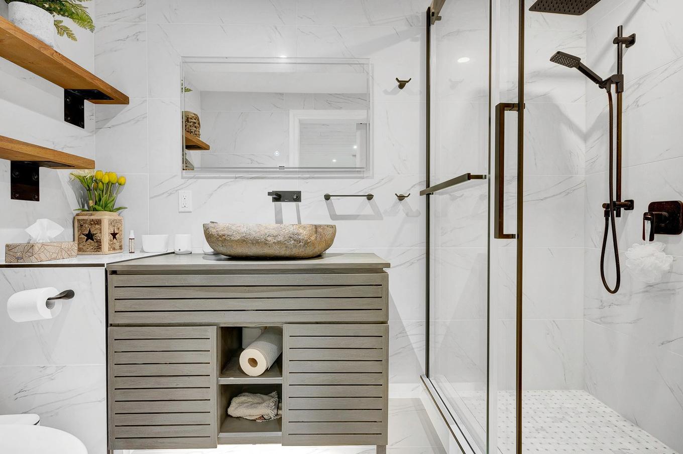 Bathroom - 33 Rue Du Canard, Sainte-Marguerite-Du-Lac-Masson, QC - Indoor Photo Showing Bathroom