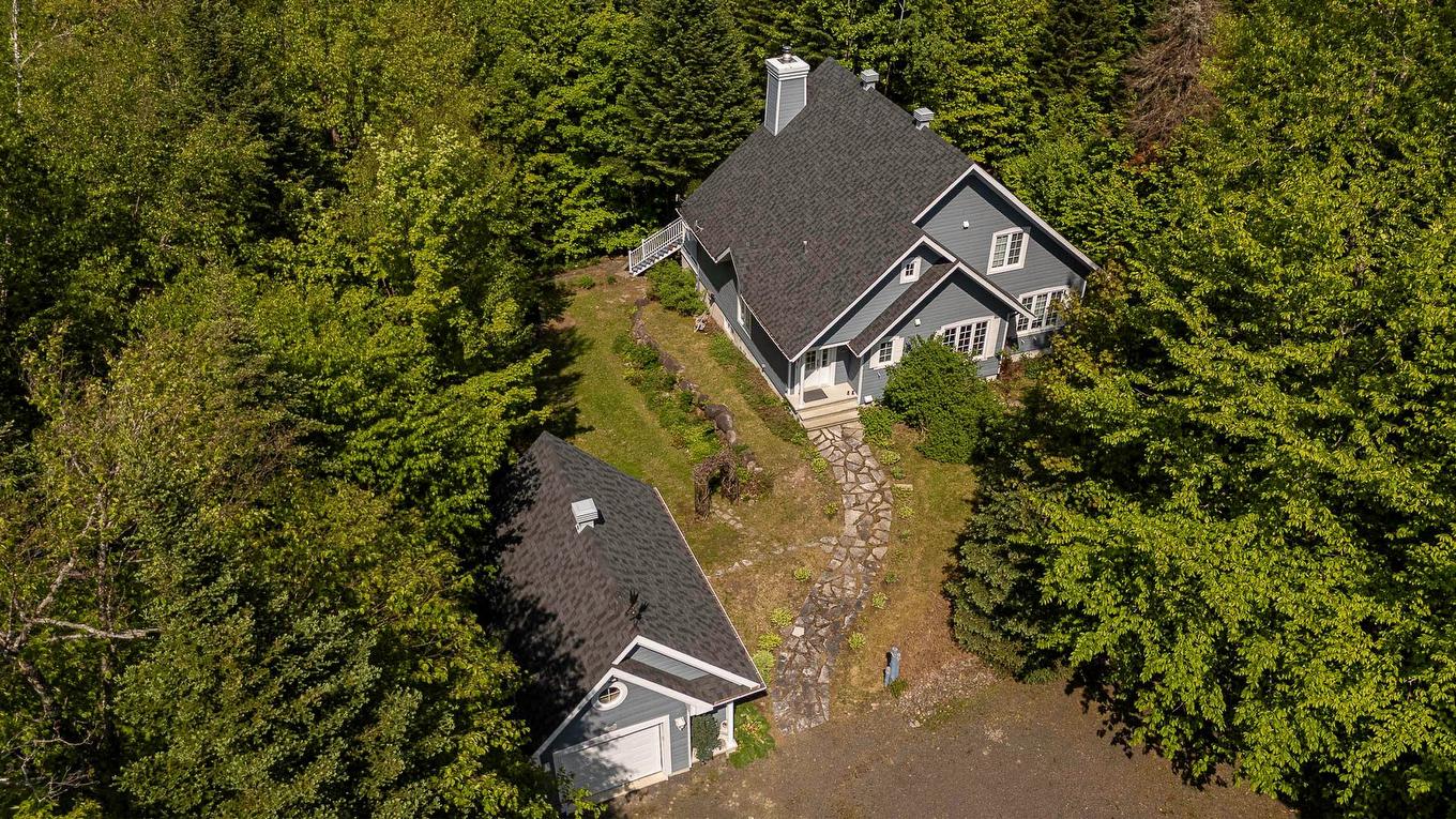 Aerial photo - 33 Rue Du Canard, Sainte-Marguerite-Du-Lac-Masson, QC - Outdoor