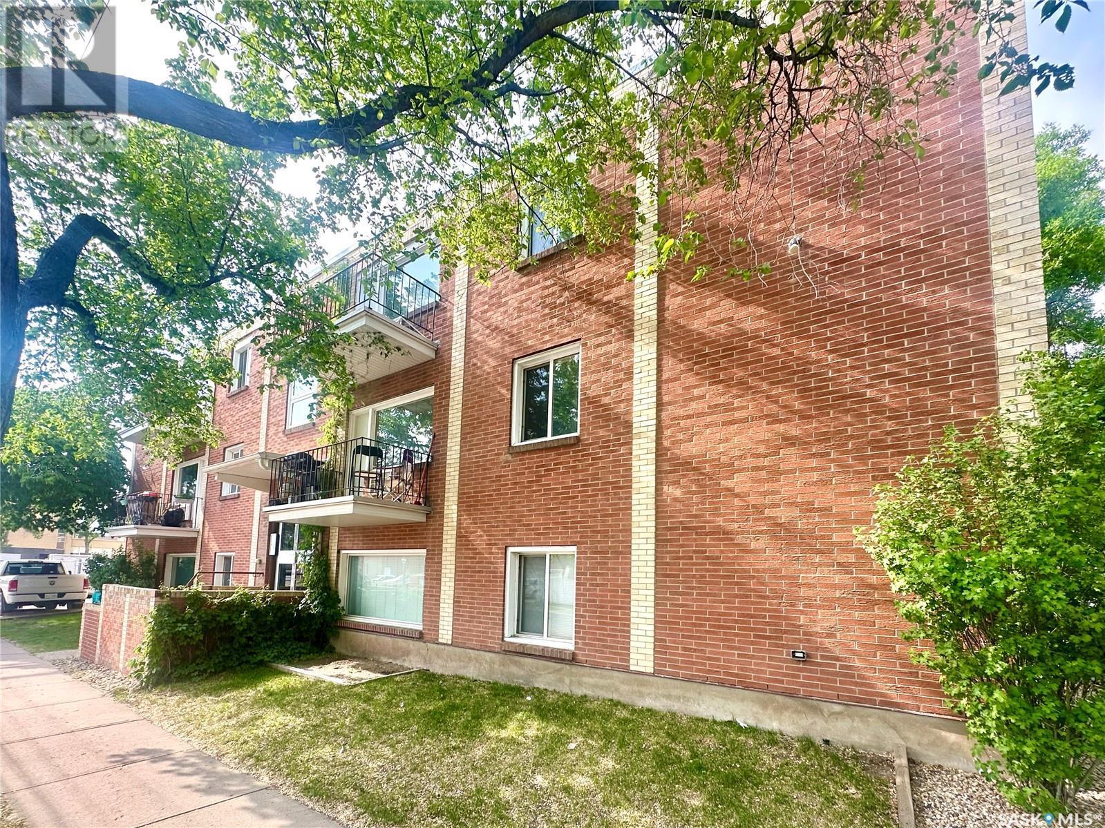 7 2320 13Th Avenue, Regina, SK - Outdoor