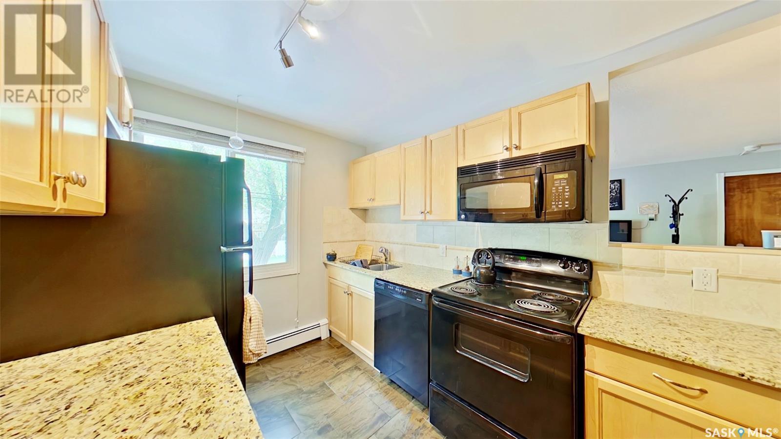 7 2320 13Th Avenue, Regina, SK - Indoor Photo Showing Kitchen