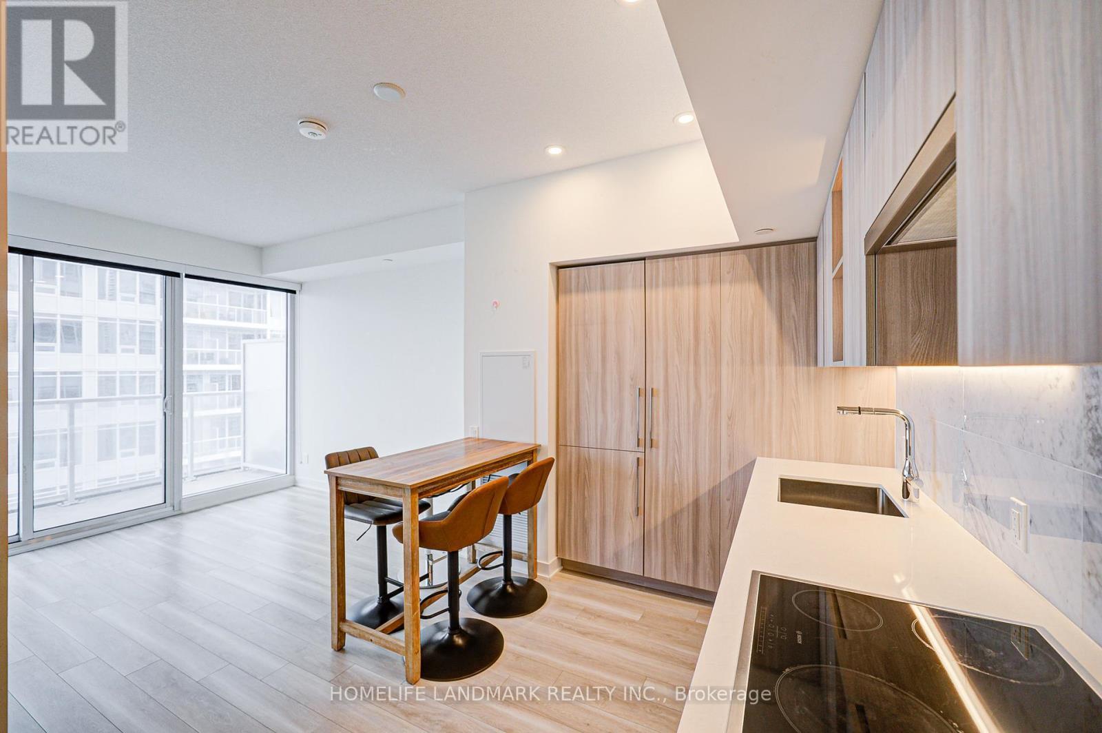 3703 - 17 Bathurst Street, Toronto, ON - Indoor
