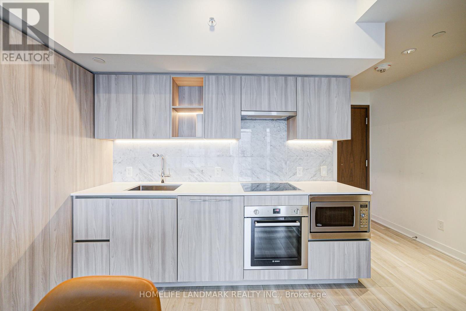 3703 - 17 Bathurst Street, Toronto, ON - Indoor Photo Showing Kitchen