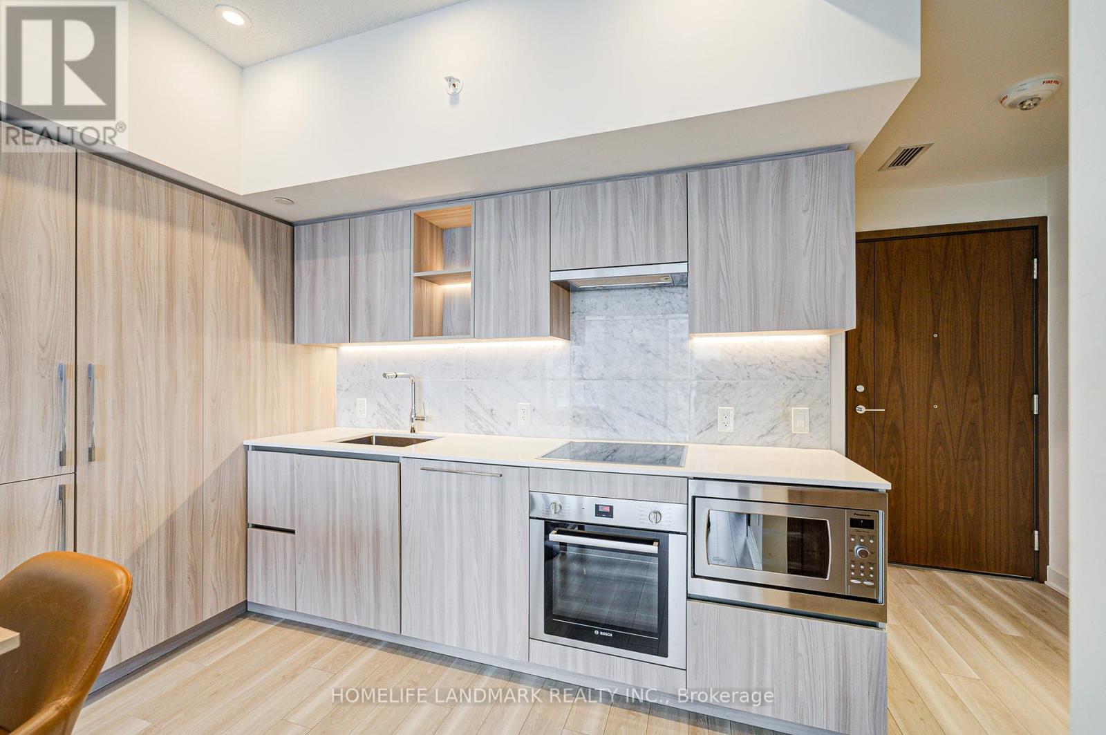 3703 - 17 Bathurst Street, Toronto, ON - Indoor Photo Showing Kitchen
