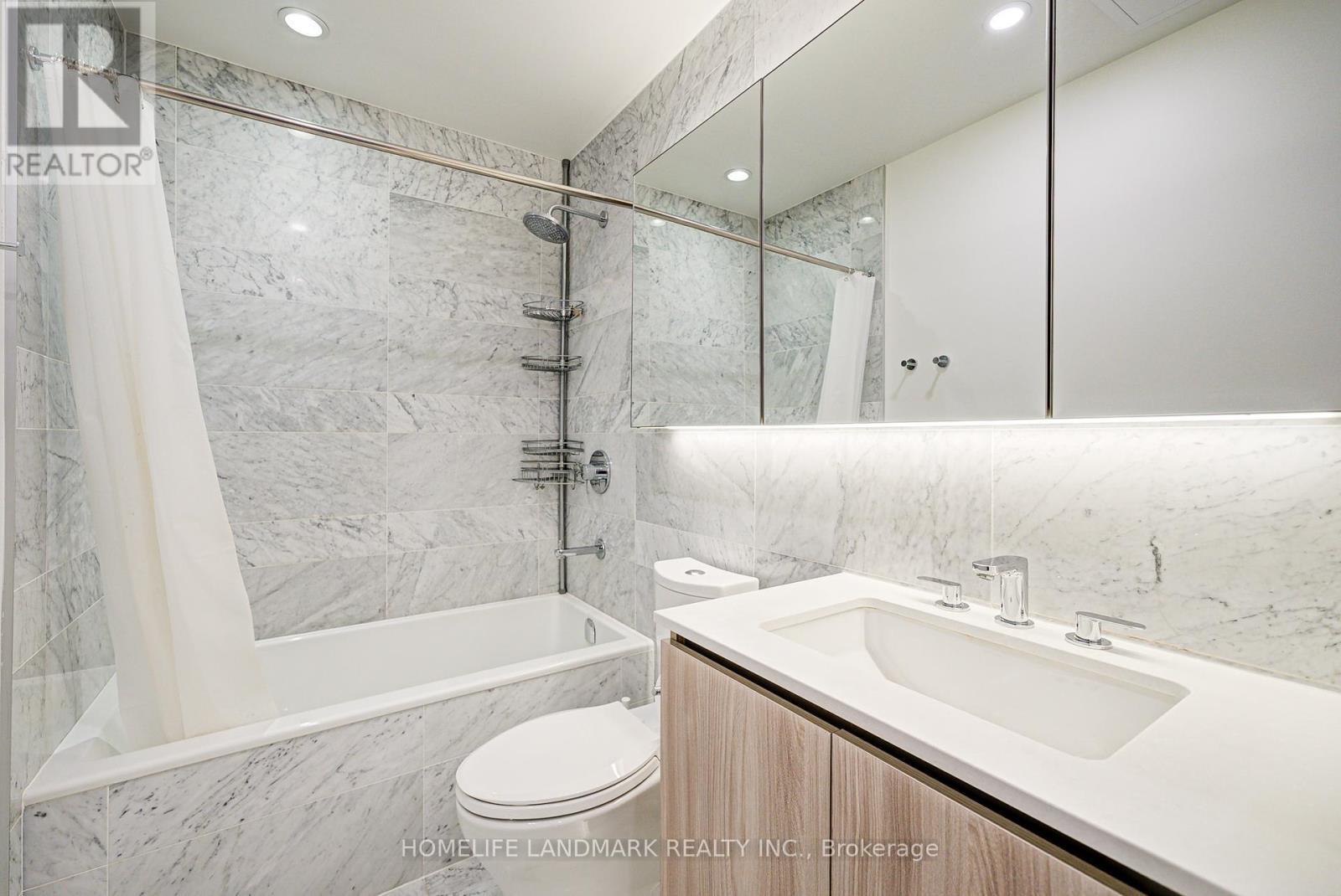 3703 - 17 Bathurst Street, Toronto, ON - Indoor Photo Showing Bathroom