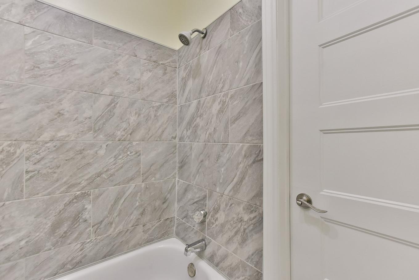 Logement - 14 Rue Duperré, Brownsburg-Chatham, QC - Indoor Photo Showing Bathroom