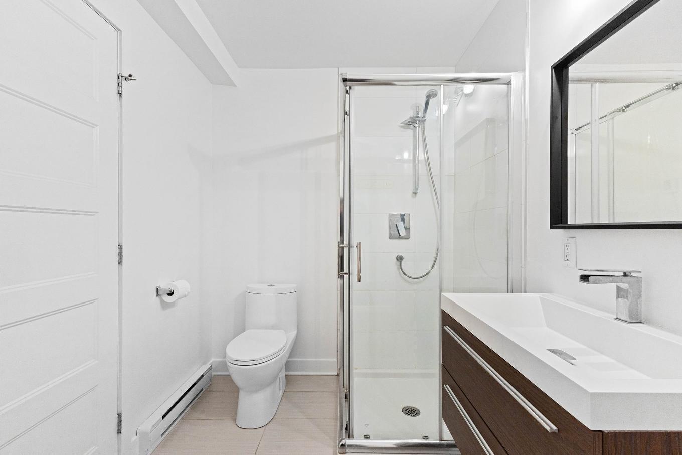 Salle de bains - 002-1896 Rue De La Visitation, Montréal (Ville-Marie), QC - Indoor Photo Showing Bathroom