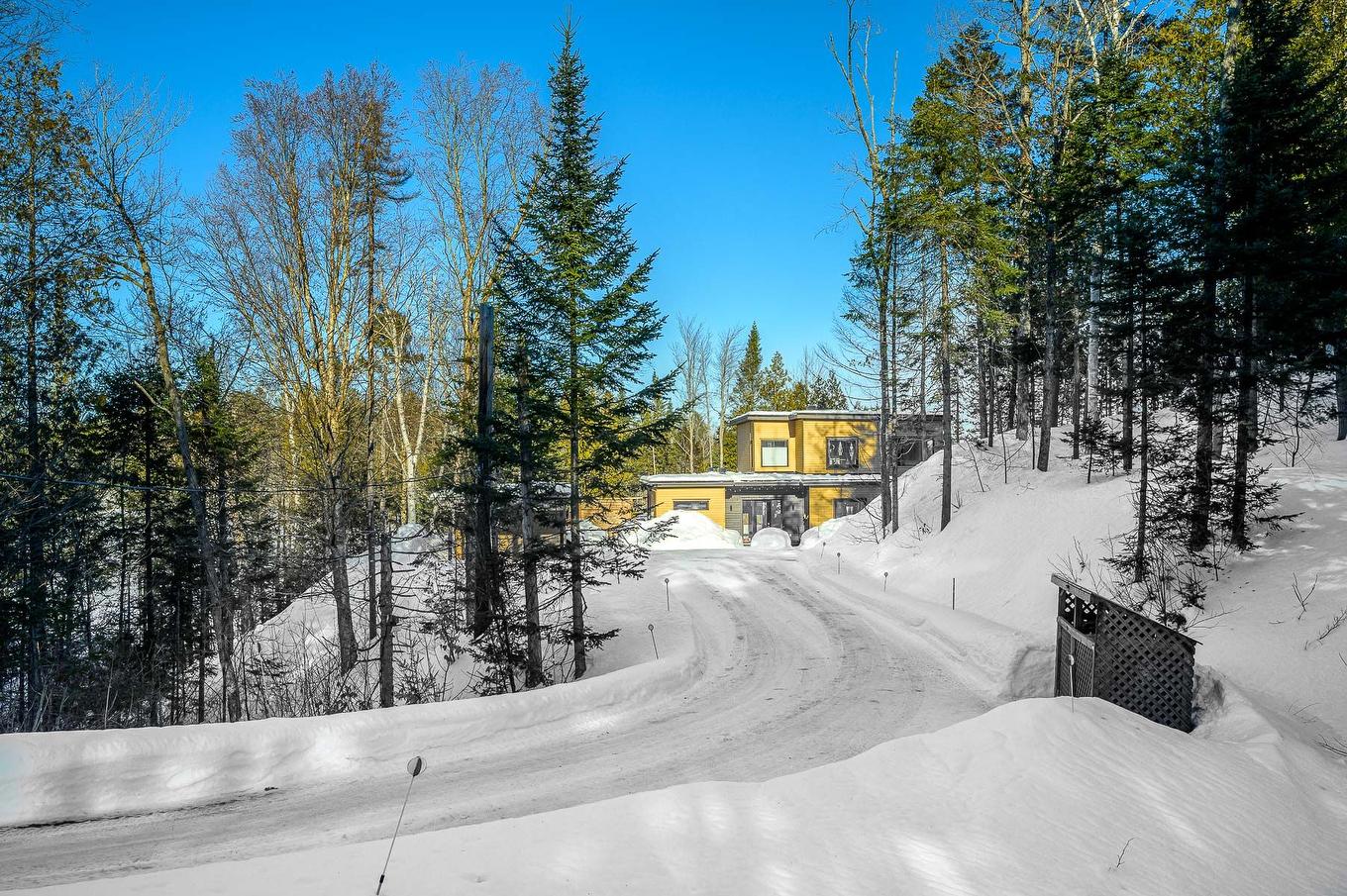 Façade - 25 Rue Du Randonneur, Sainte-Marguerite-Du-Lac-Masson, QC - Outdoor